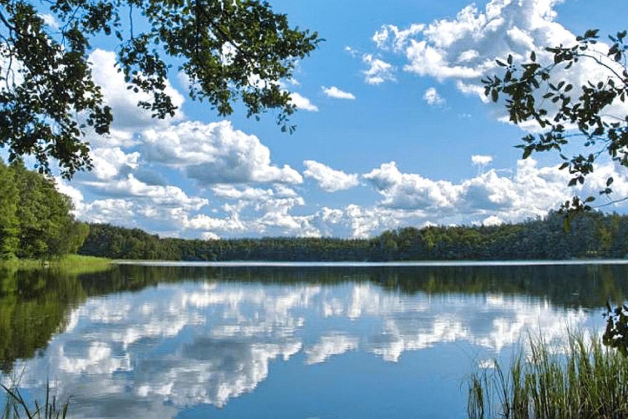 Holiday Home Close To The Lake Shore, Dabrowica Dabrowica  Bagian luar foto